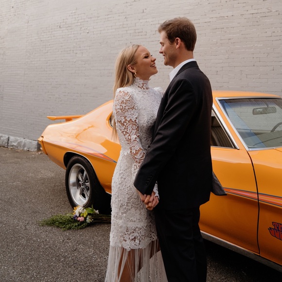 Fun white dress - Picture 3 of 5
